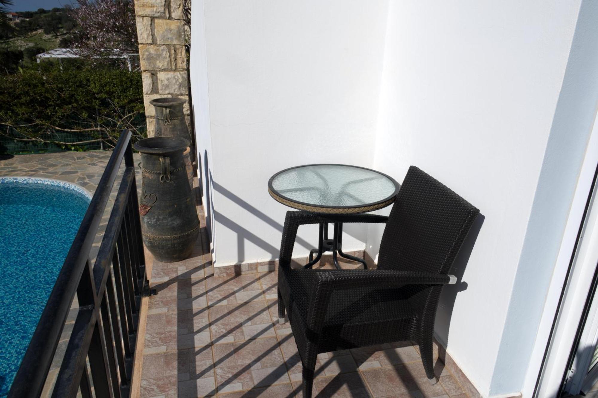 Gemuetliche Villa Mailin Priv. Pool Schoene Aussicht Skouloúfia 외부 사진
